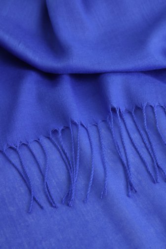 Le devant de Écharpe bleue à franges de Liberty Island pour Femmes