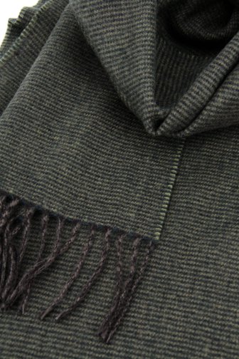 Le devant de Écharpe d'hiver en vert et gris de Michaelis pour Hommes