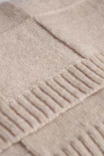 Le devant de Écharpe en laine beige clair de AC by Annelien Coorevits pour Femmes