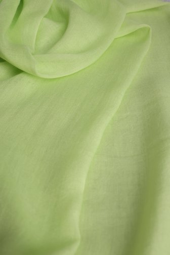 Le devant de Écharpe fine jaune-vert avec bord frangé de Liberty Island pour Femmes