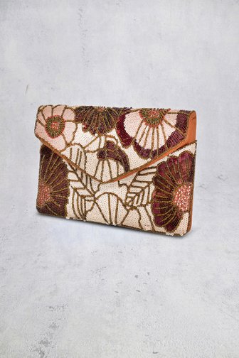Voorkant van Clutch met bloemenmotief in bruintinten door Bulaggi voor Dames