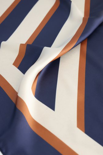 Voorkant van Donkerblauw sjaaltje met crème en oranje strepen door Liberty Island voor Dames
