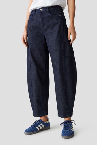 Voorkant van Donkerblauwe barrel jeans door Opus voor Dames