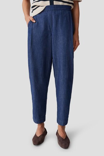 Voorkant van Donkerblauwe broek met jeanslook door Opus voor Dames