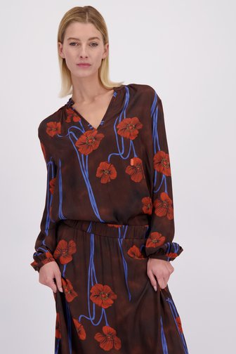 Voorkant van Donkerbruine blouse met oranje bloemenprint door More & More voor Dames