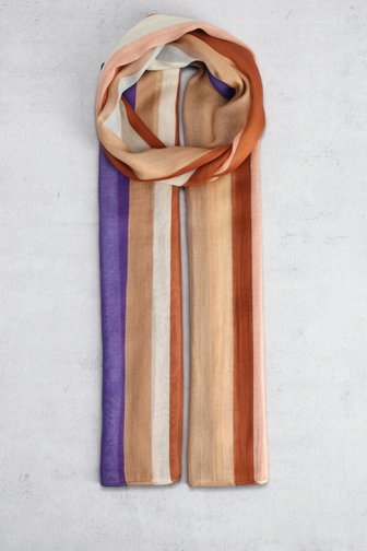 Le devant de Foulard à rayures colorées de Liberty Loving nature pour Femmes