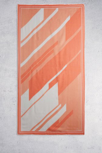Le devant de Foulard fin avec imprimé orange et blanc de Opus pour Femmes