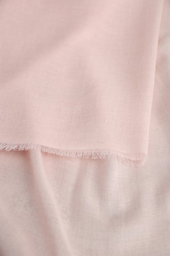 Le devant de Foulard rose clair à bords effilochés de AC by Annelien Coorevits pour Femmes