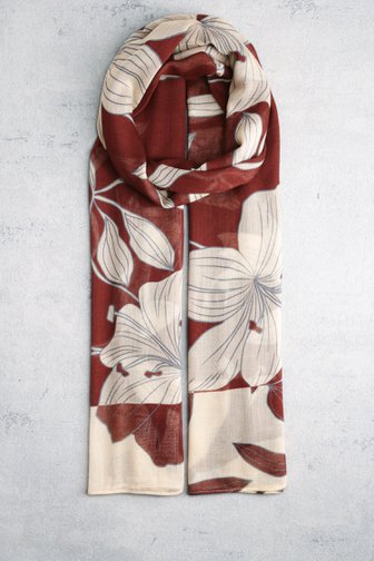 Le devant de Foulard rouge-beige à imprimé floral de D'Auvry pour Femmes