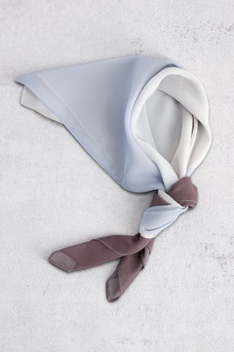 Le devant de  Foulard violet à color blocks de D'Auvry pour Femmes