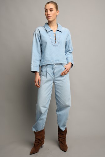 Le devant de Jean bleu clair - barrel fit de Liberty Island Denim pour Femmes