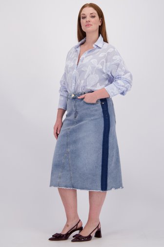 Le devant de Jupe en jean bleu clair de Yest Curve pour Femmes