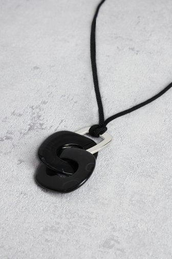 Voorkant van Ketting met zwart-grijze hangers door Liberty Island voor Dames