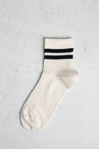 Larges chaussettes blanches avec rayures noires de MP Denmark pour Femmes