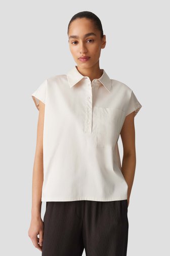 Voorkant van Lichtbeige blouse met aangesneden mouwen  door Opus voor Dames