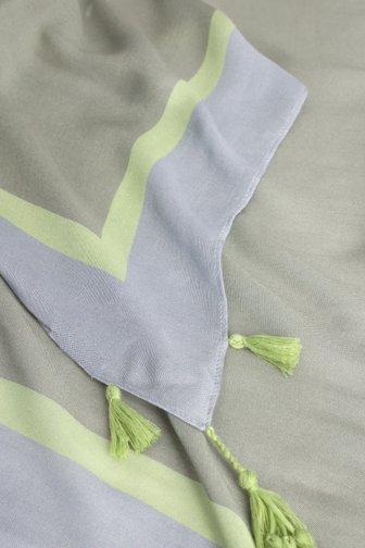Voorkant van Lichtblauw-groen sjaaltje met franjes door Libelle voor Dames