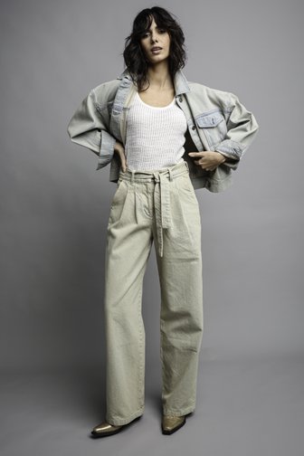 Lichtblauwe jeans met wijde pijpen 