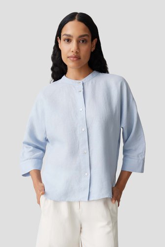 Voorkant van Lichtblauwe linnen blouse met 3/4 mouwen door Opus voor Dames