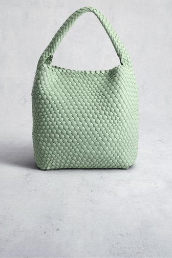 Voorkant van Lichtgroene gevlochten schoudertas in leather look door Modeno voor Dames