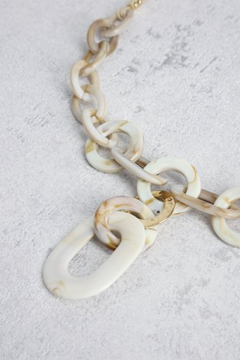 Le devant de Long collier beige avec maillons de Liberty Island pour Femmes