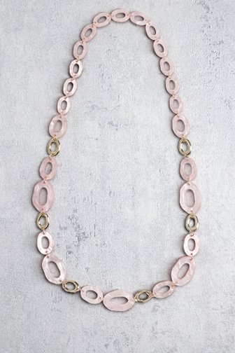 Le devant de Long collier rose avec éléments organiques de Liberty Island pour Femmes