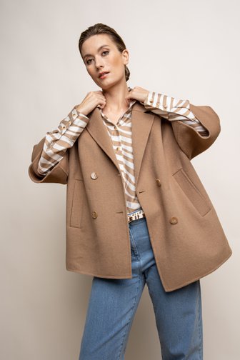 Le devant de Manteau beige à manches courtes de D'Auvry pour Femmes