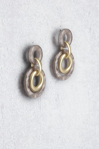 Voorkant van Oorbellen met beige en goudkleurige ringen door Liberty Island voor Dames