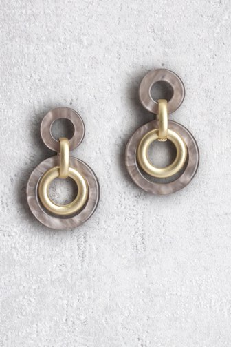 Voorkant van Oorbellen met beige en goudkleurige ringen door Liberty Island voor Dames