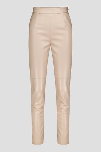 Le devant de Pantalon beige à l'aspect cuir - Louise x Tine	 de Louise pour Femmes