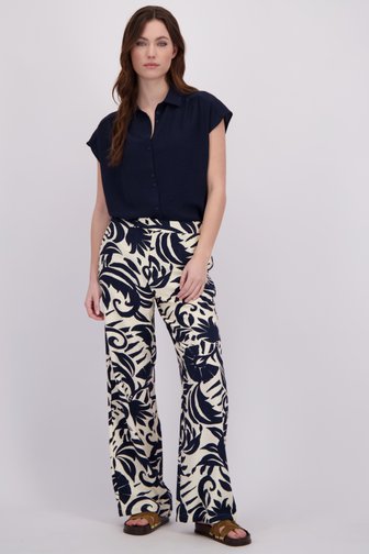 Le devant de Pantalon blanc-bleu avec imprimé floral de Geisha pour Femmes