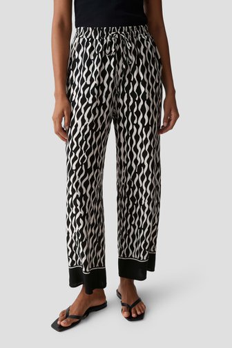 Le devant de Pantalon noir à motif ondulé de Opus pour Femmes