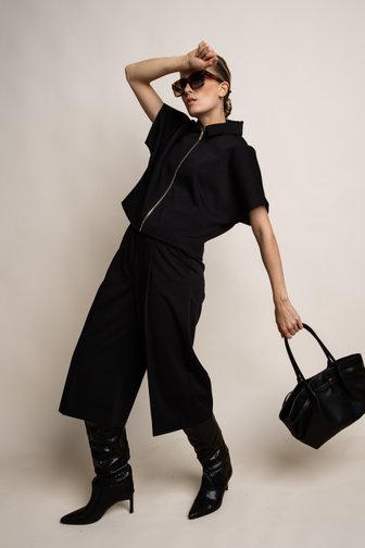 Le devant de Pantalon noir trois-quarts de D'Auvry pour Femmes