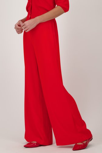 Le devant de Pantalon rouge à jambes larges de D'Auvry pour Femmes
