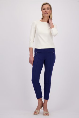 Le devant de Pantalon stretch bleu foncé – longueur 7/8 de Claude Arielle pour Femmes