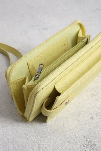 Le devant de Pochette téléphone jaune avec portefeuille de Liberty Island pour Femmes
