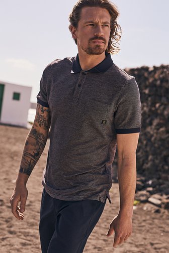 Polo bleu marine avec motif fin blanc-orange de Ravøtt pour Hommes