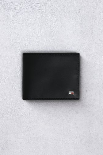 Le devant de Portefeuille en cuir noir de Tommy Hilfiger pour Hommes