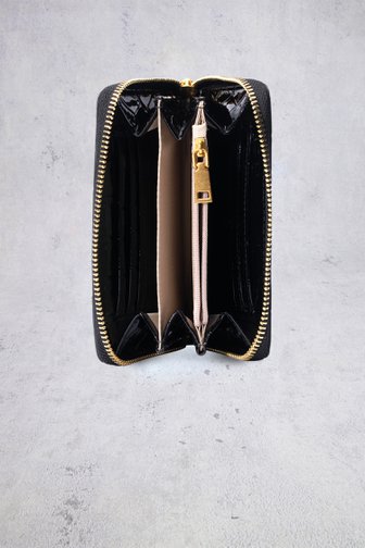 Le devant de Portefeuille noire à motif crocodile de Laurent David pour Femmes