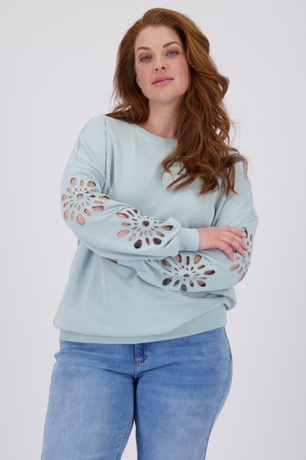Pull bleu ciel avec manches brodées de Only Carmakoma pour Femmes