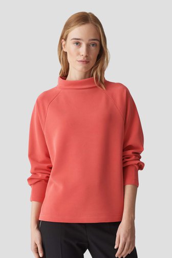 Pull rouge doux avec col montant	 de Opus pour Femmes
