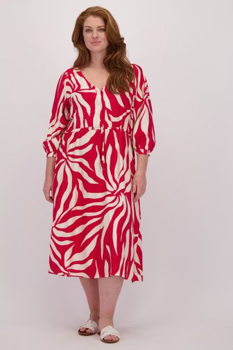 Le devant de Robe rouge à motif de feuilles beige clair de ONLY Carmakoma pour Femmes