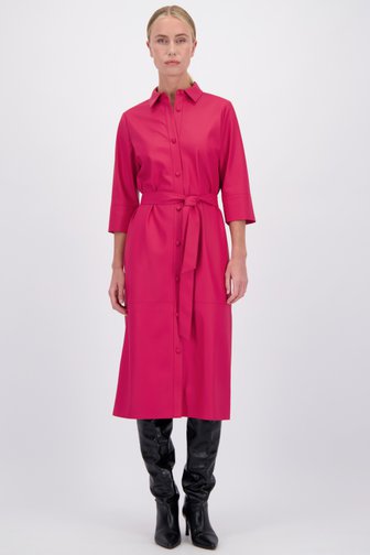 Le devant de Robe rouge effet cuir avec ceinture à nouer de D'Auvry pour Femmes