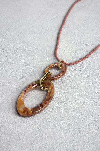 Voorkant van Roze ketting met bruine ovale hangers door Liberty Island voor Dames