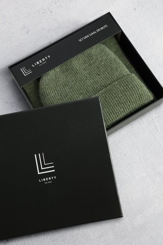 Voorkant van Set van groene sjaal en muts door Liberty Island voor Heren