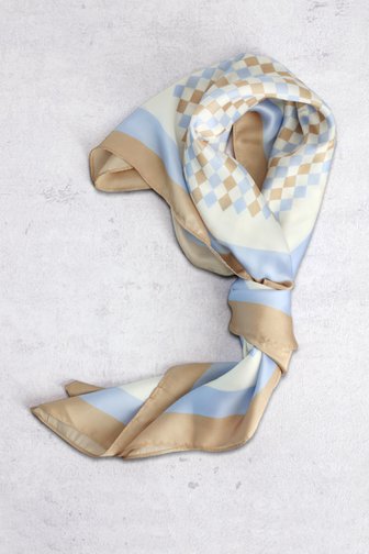 Voorkant van Sjaal met beige-blauw ruitmotief door Liberty Island voor Dames