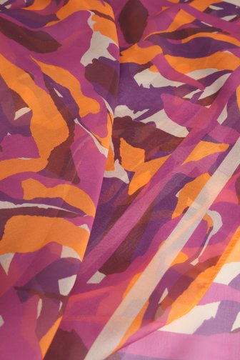 Sjaal met oranje en paarse print van Claude Arielle voor Dames