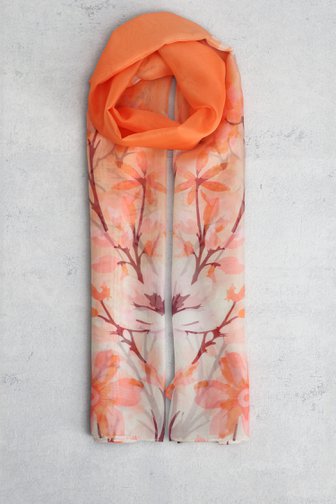 Voorkant van Sjaaltje met oranje bloemenprint door Liberty Island voor Dames
