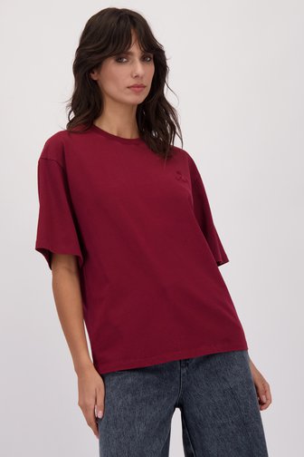 Le devant de T-shirt bordeaux à manches courtes de Louise pour Femmes