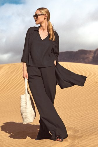 Top en lin noir avec encolure en V 	 de Liberty Island pour Femmes