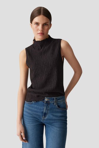 Le devant de Top sans manches brun foncé à texture froissée de Opus pour Femmes